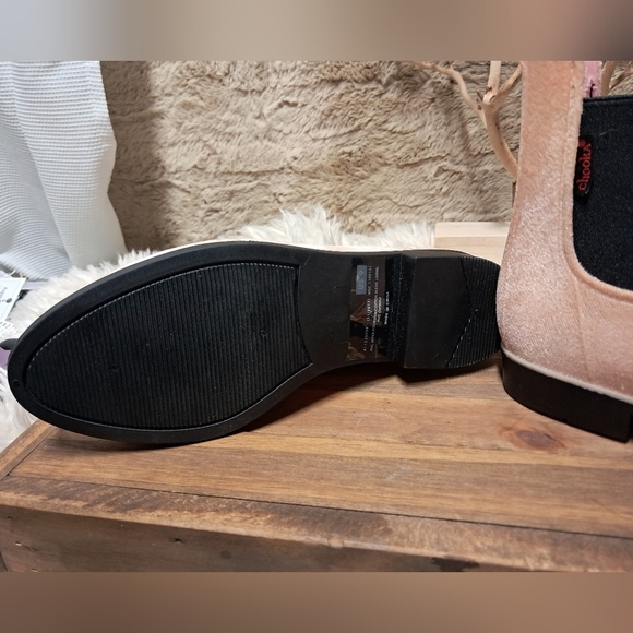 NWT Chooka Suede Vivian Velvet Chelsea Rain Boot Size 9 - Picture 6 of 8